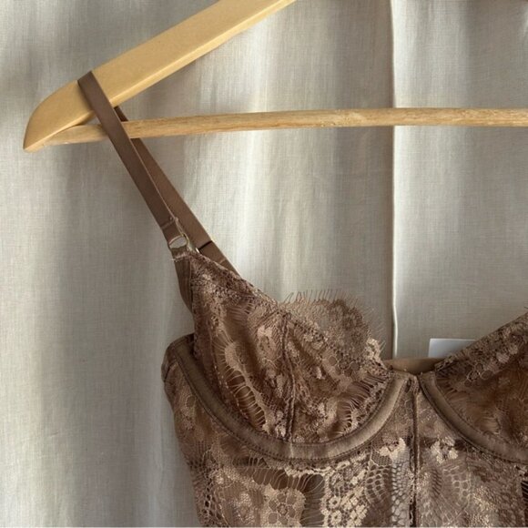 Babaton Aritzia Encore Lace Bustier Body Suit in Dark Sand Brown - Picture 7 of 7